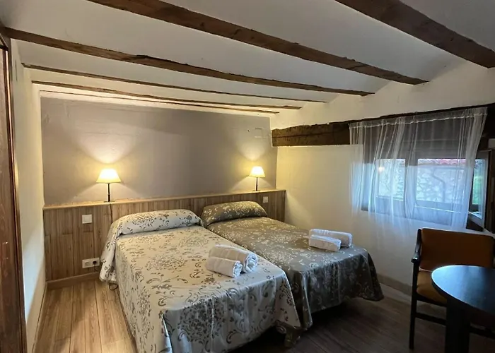 La De La Bruja Herberg *